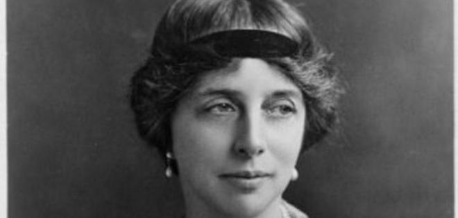 Katharine_Stewart-Murray_Duchess_of_Atholl.jpg.940x450_q75_box-0,82,940,533_crop_detail