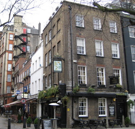 Bloomsbury,_Cosmo_Place_and_The_Queen's_Larder,_WC1_-_geograph.org.uk_-_669420