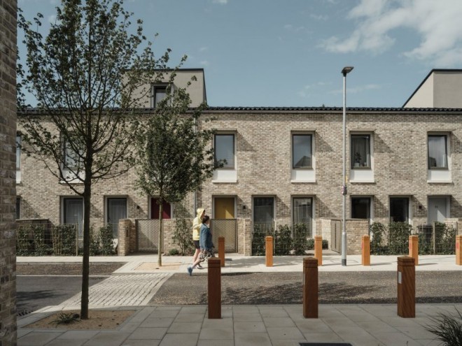 goldsmith-street-mikhail-riches-architecture-residential-social-housing-norwich-uk-england_dezeen_2364_col_1-852x639